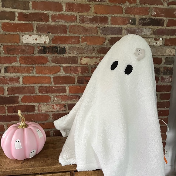Goblins and ghouls 30 inch Sherpa light up ghost NWT great for Halloween - Picture 8 of 9
